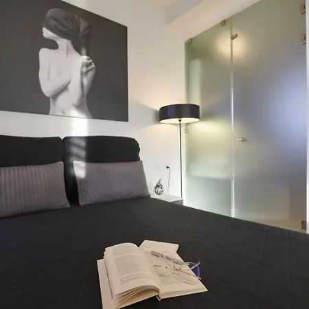 Ma Maison Nο 4, Downtown Loft , Short Walk To Acropolis, Ultra High Speed Internet 500 Mbps, Parking Upon Request, 1' From Metro Station
