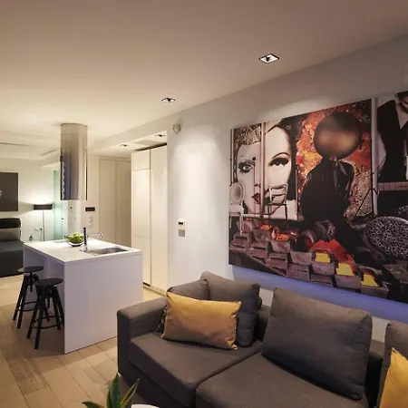 Ma Maison Nο 4, Downtown Loft , Short Walk To Acropolis, Ultra High Speed Internet 500 Mbps, Parking Upon Request, 1' From Metro Station *