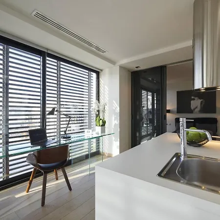 Ma Maison Nο 4, Downtown Loft , Short Walk To Acropolis, Ultra High Speed Internet 500 Mbps, Parking Upon Request, 1' From Metro Station