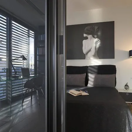 Ma Maison Nο 4, Downtown Loft , Short Walk To Acropolis, Ultra High Speed Internet 500 Mbps, Parking Upon Request, 1' From Metro Station