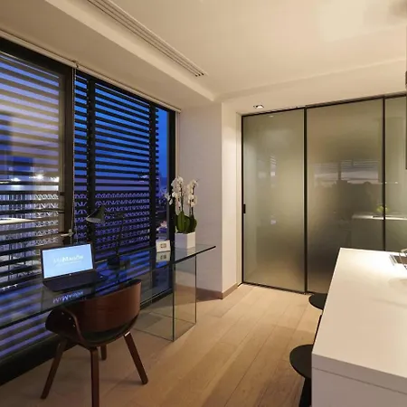Ma Maison Nο 4, Downtown Loft , Short Walk To Acropolis, Ultra High Speed Internet 500 Mbps, Parking Upon Request, 1' From Metro Station דירה *