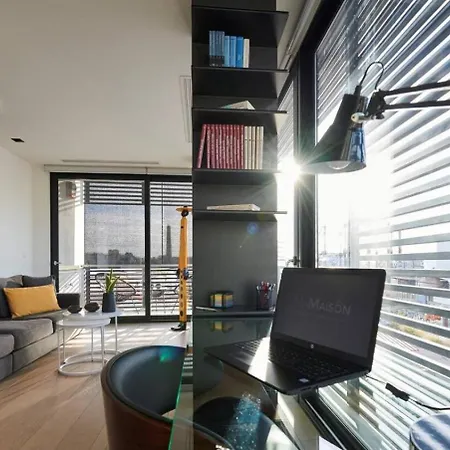 דירה Ma Maison Nο 4, Downtown Loft , Short Walk To Acropolis, Ultra High Speed Internet 500 Mbps, Parking Upon Request, 1' From Metro Station אתונה