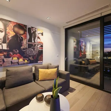 Ma Maison Nο 4, Downtown Loft , Short Walk To Acropolis, Ultra High Speed Internet 500 Mbps, Parking Upon Request, 1' From Metro Station דירה *